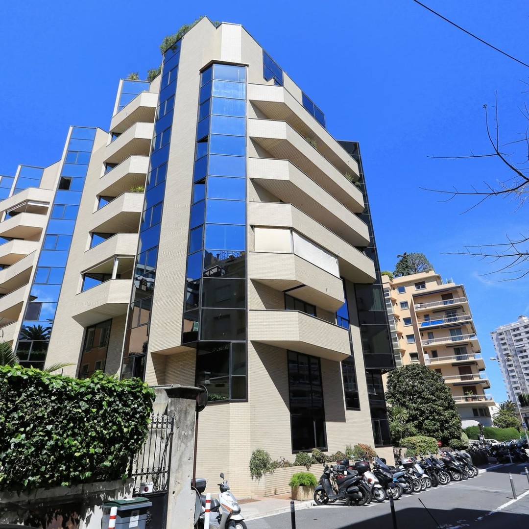 APPARTAMENTO AD USO MISTO LUSSUOSAMENTE ARREDATO - Appartamenti in vendita a MonteCarlo