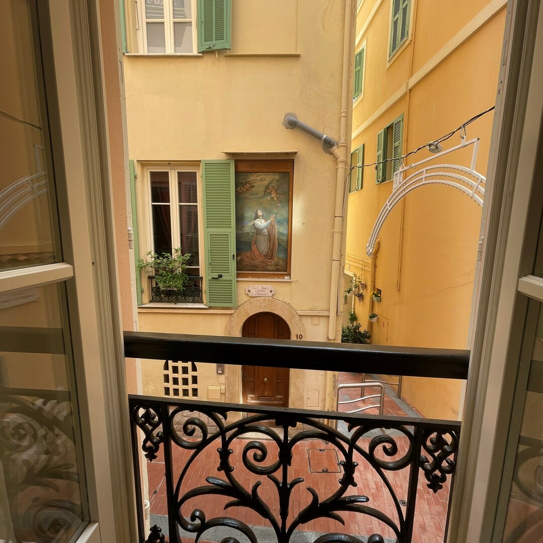 3 pièces rénové et traversant à Monaco-Ville - Appartamenti in vendita a MonteCarlo