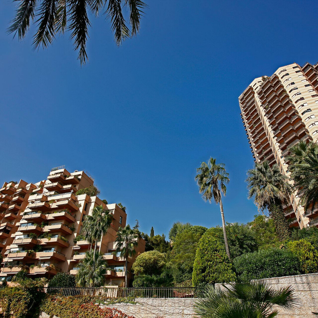 Monolocale Vicino al Country Club Monte Carlo, in un residence di lusso con piscina e parco alberat - Appartamenti in vendita a MonteCarlo