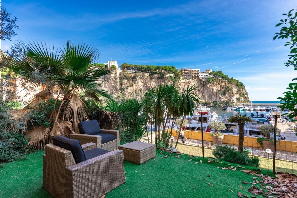 LE GIORGONE - BILOCALE - Appartamenti in vendita a MonteCarlo