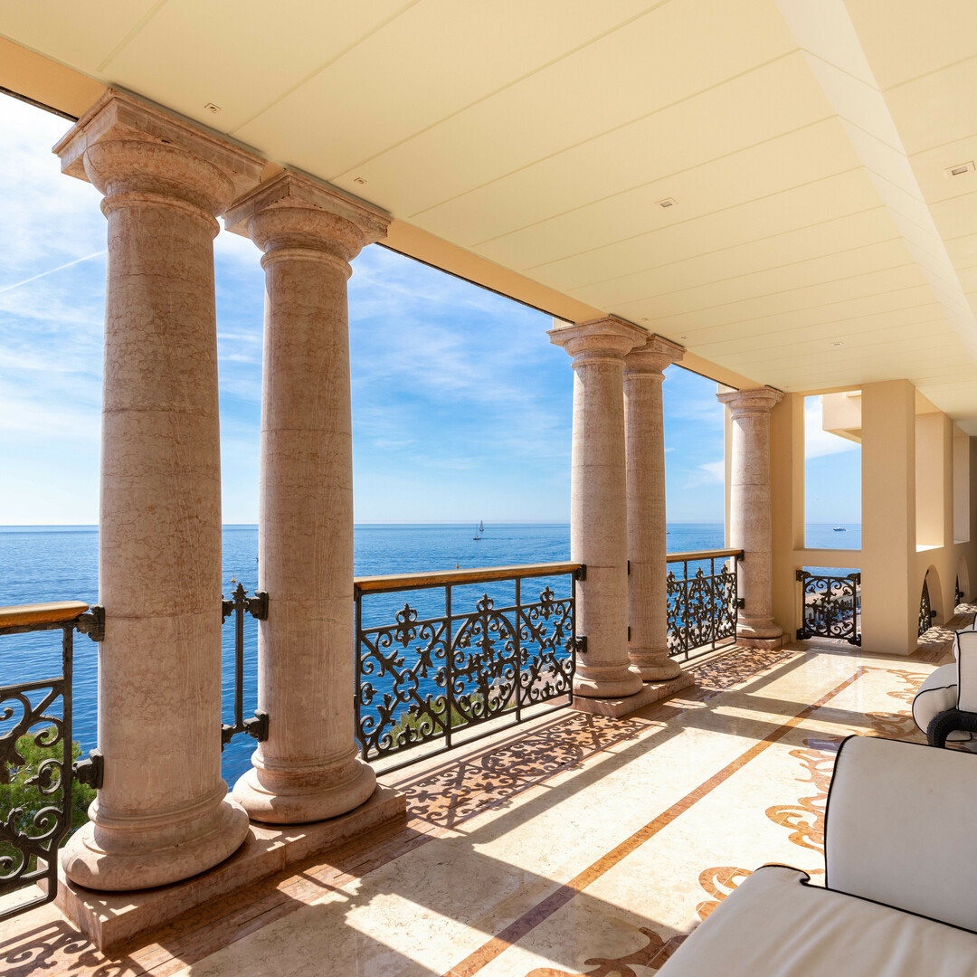 INTERO PIANO FRONTE MARE - Appartamenti in vendita a MonteCarlo
