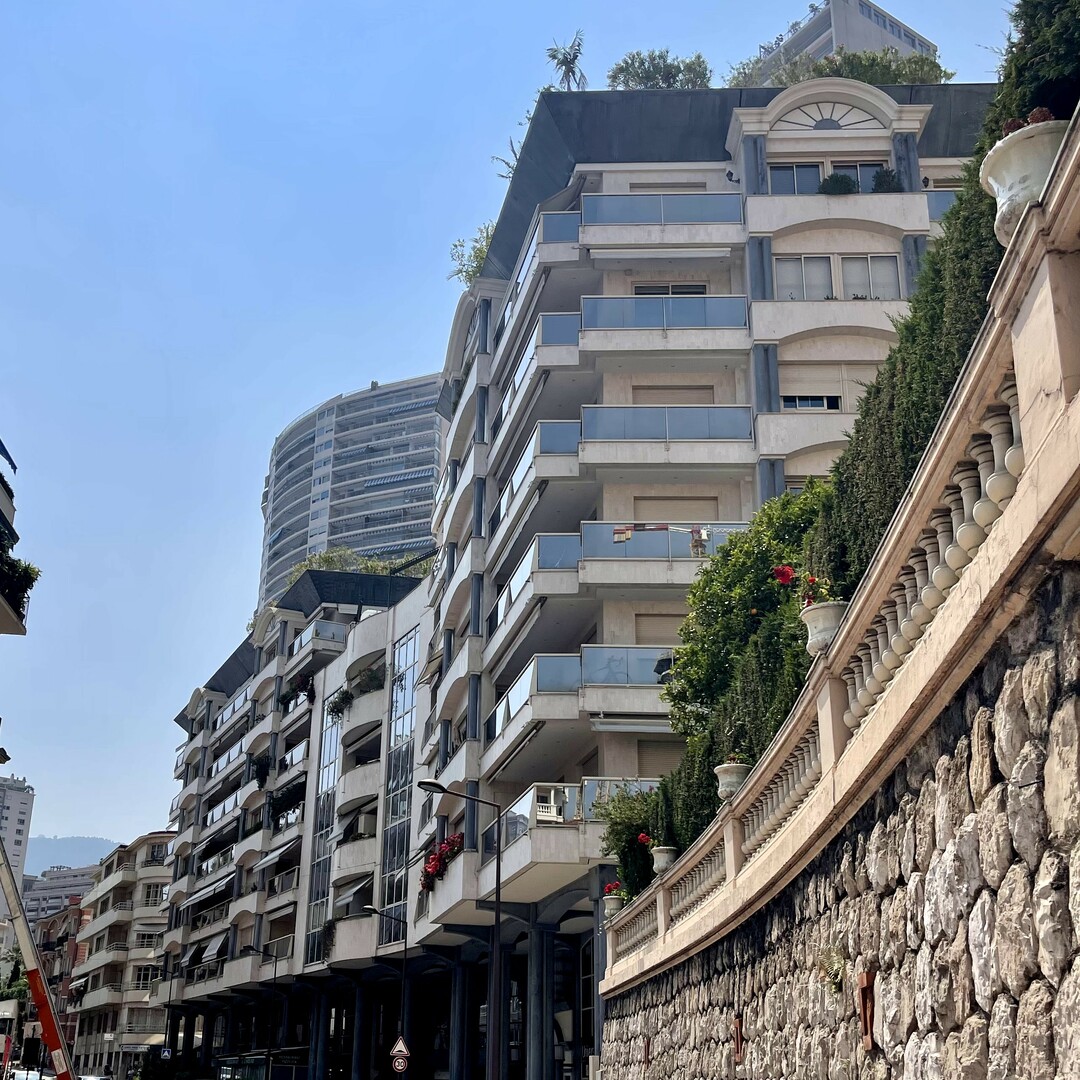 PARCHEGGIO NELLA RESIDENZA MODERNA - Appartamenti in vendita a MonteCarlo