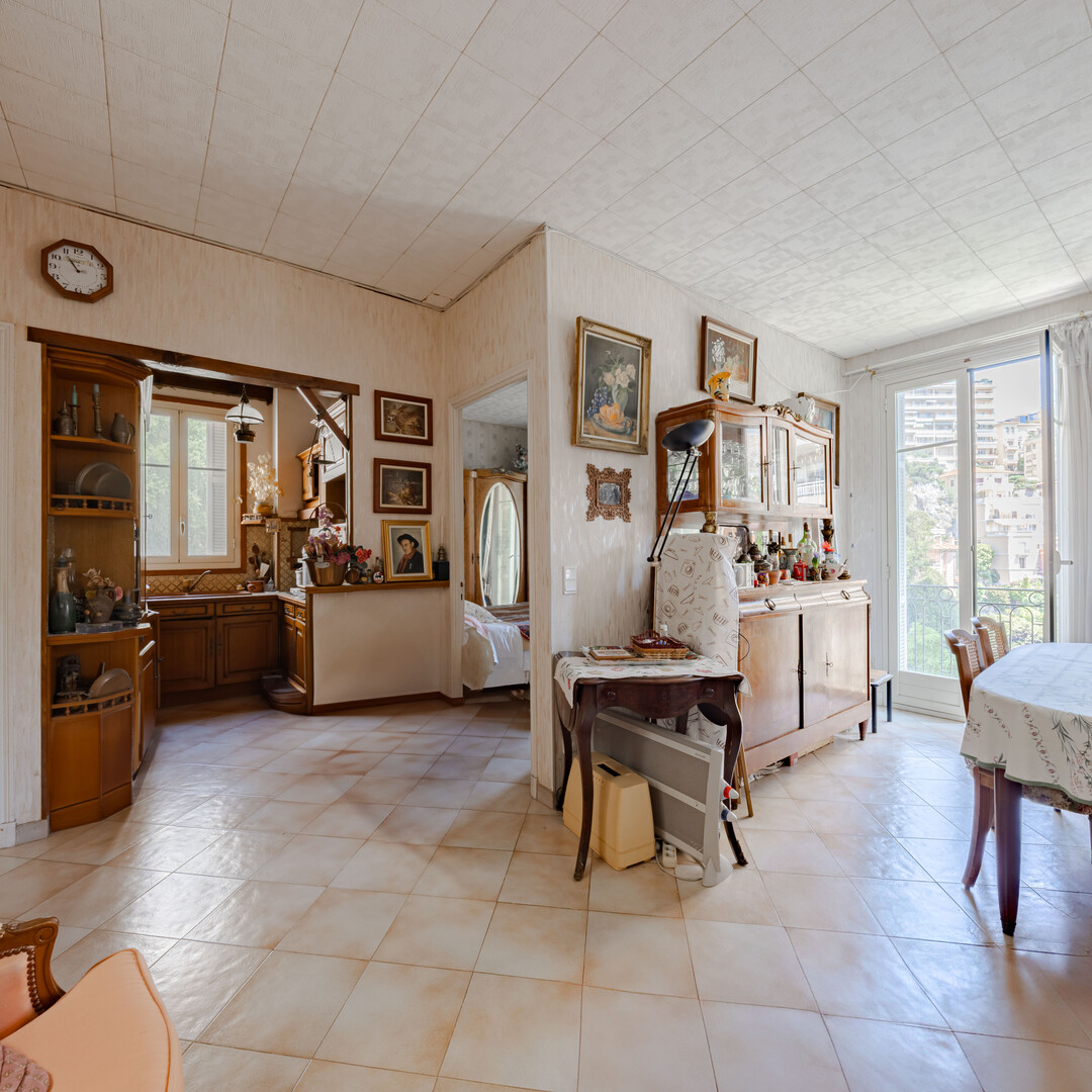 1 CAMERA DA LETTO DA RISTRUTTURARE – POSSIBILITÀ 2 CAMERE - Appartamenti in vendita a MonteCarlo