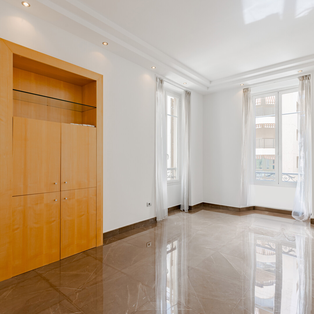 BELLISSIMO UFFICIO CENTRALE IN VENDITA - MONTE-CARLO - Appartamenti in vendita a MonteCarlo