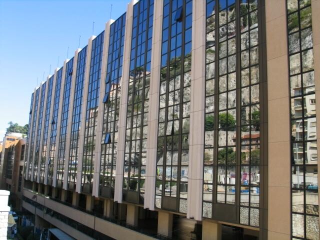 FONTVIEILLE / LOCALI CON FINESTRA / DIRITTO DI LOCAZIONE