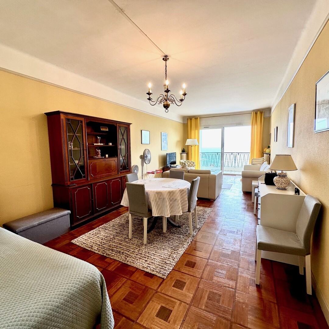 CONTINENTALE: 2 STANZE - TERRAZZE - VISTA SUL MARE