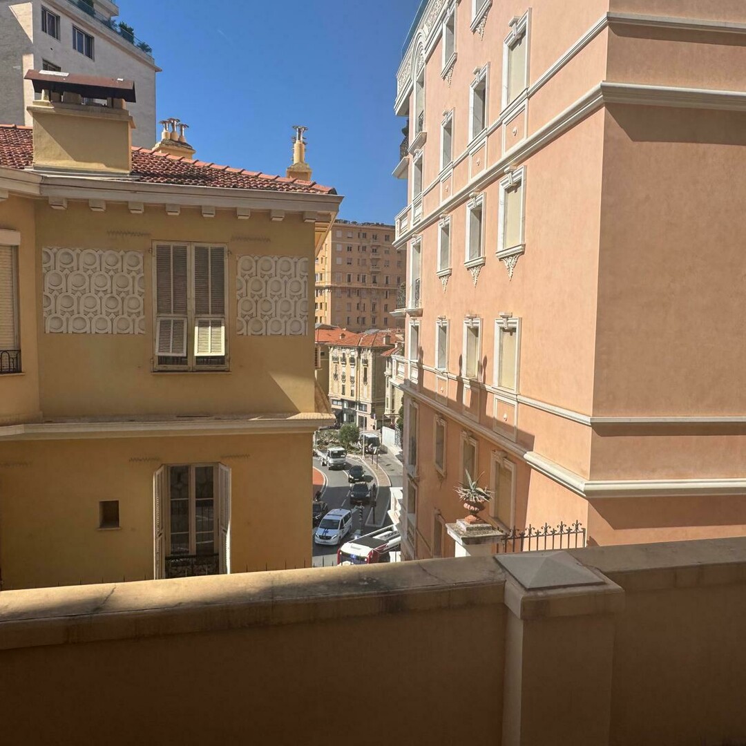 MONTE CARLO / 2 VANI / LIBERO DA OBBLIGHI DI LEGGE