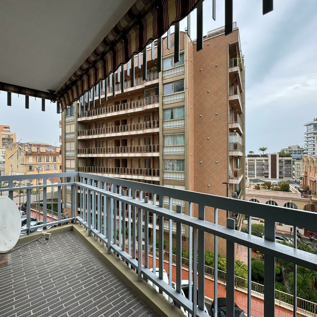 MONTE CARLO / MILLEFIORI / 3 CAMERE RISTRUTTURATE E ARREDATE