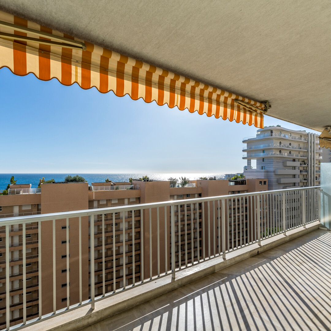 La Rousse - Le Château d'Azur - Luminoso appartamento di 3 locali con vista mare, grande potenziale