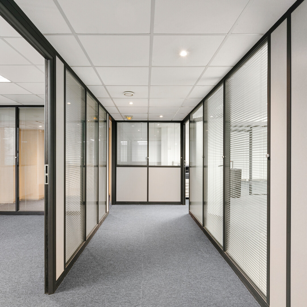 Vendita Ufficio Carré d'Or in edificio di lusso con accesso indipendente