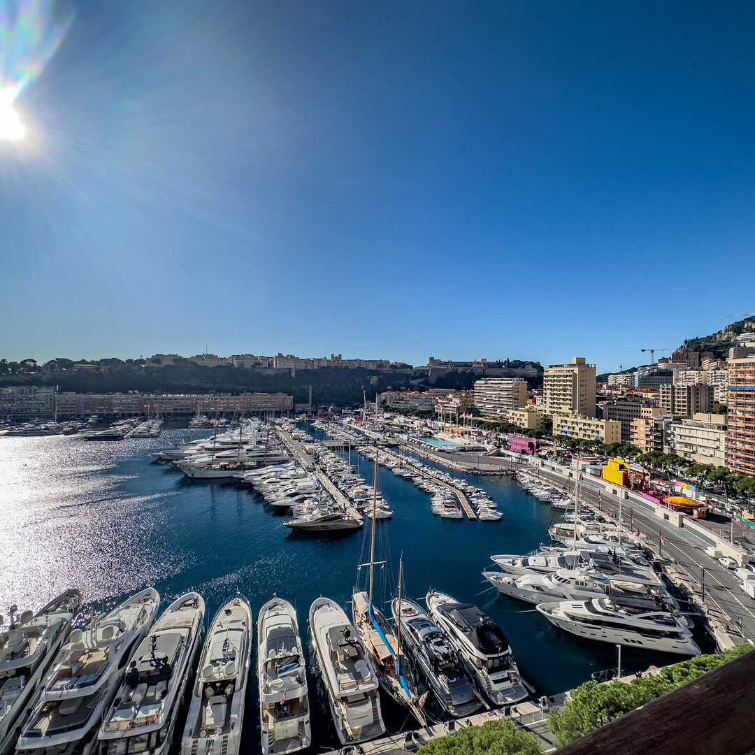 ESCLUSIVITA - BEAU RIVAGE - ATTICO - 3 CAMERE RINNOVATE E ARREDATE