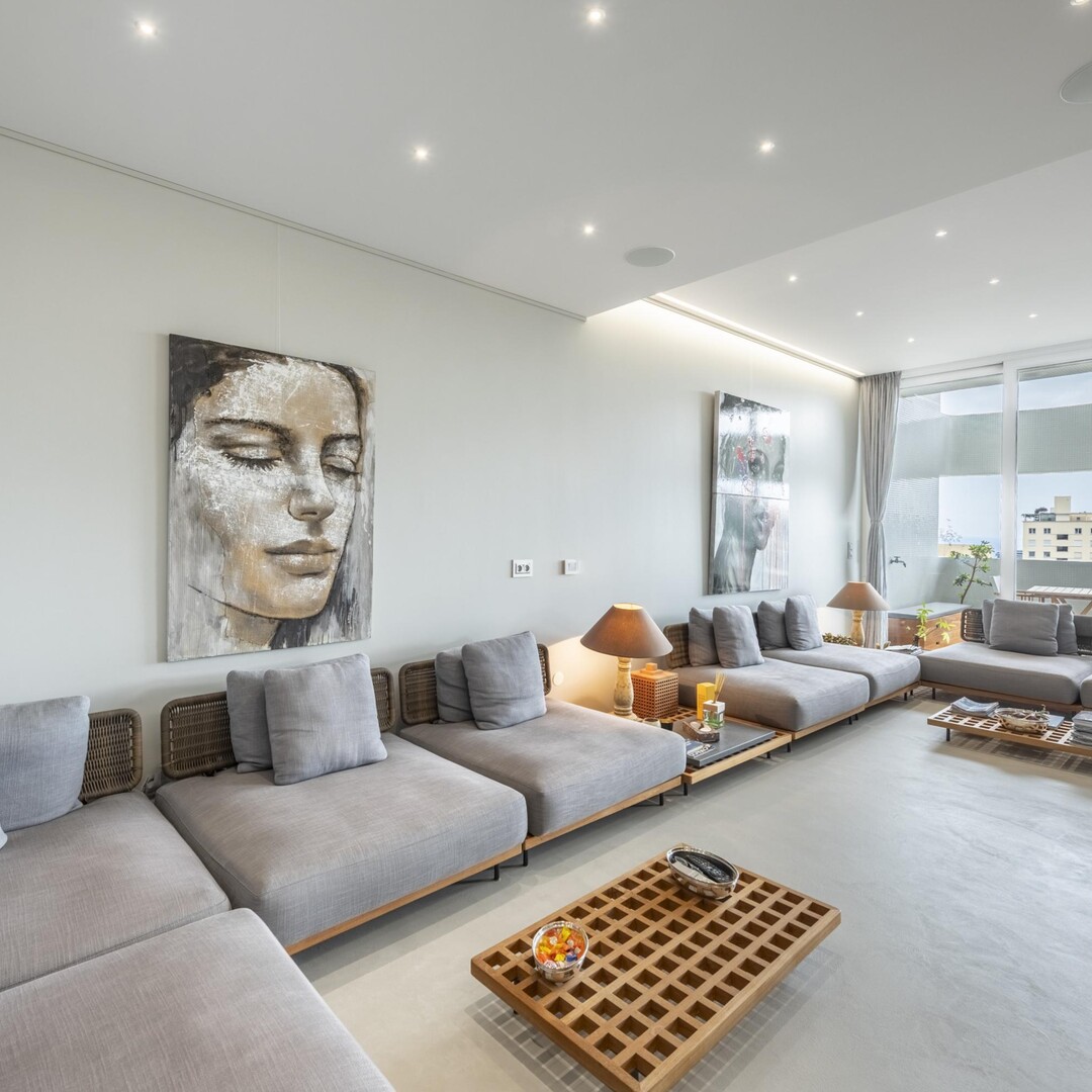 Ampio appartamento familiare su due piani | Edificio moderno | Condamine