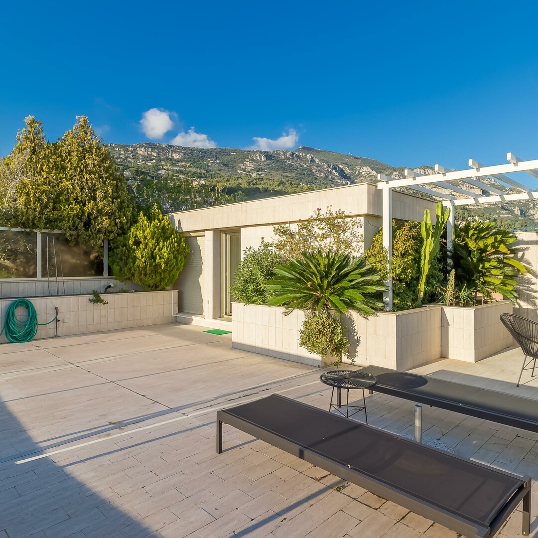 Due appartamenti triplex da unire nel quartiere del Jardin Exotique