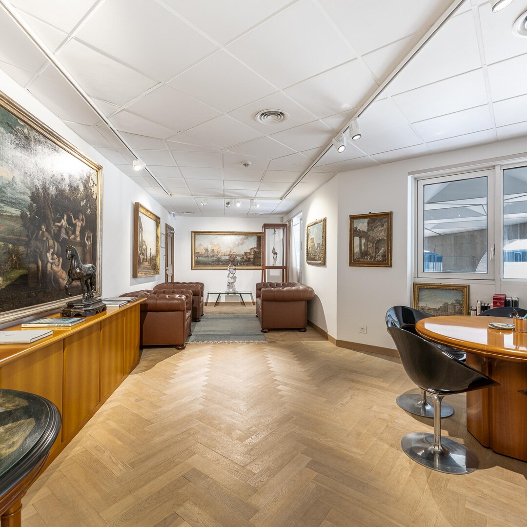 Prestigiosi uffici di 255 m² con posti auto | Quartiere Saint-Roman