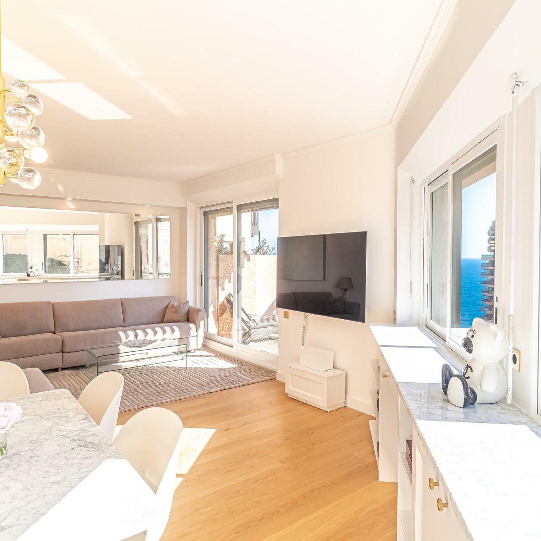 Splendido grande bilocale con parcheggio e piscina | Arredato