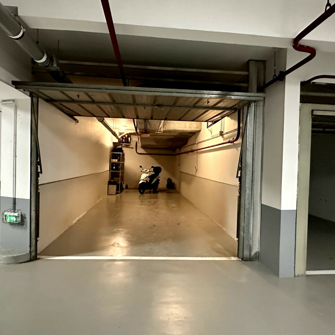 MONACO LARVOTTO GRANDE PARCHEGGIO CHIUSO 3.25m x 10.50m