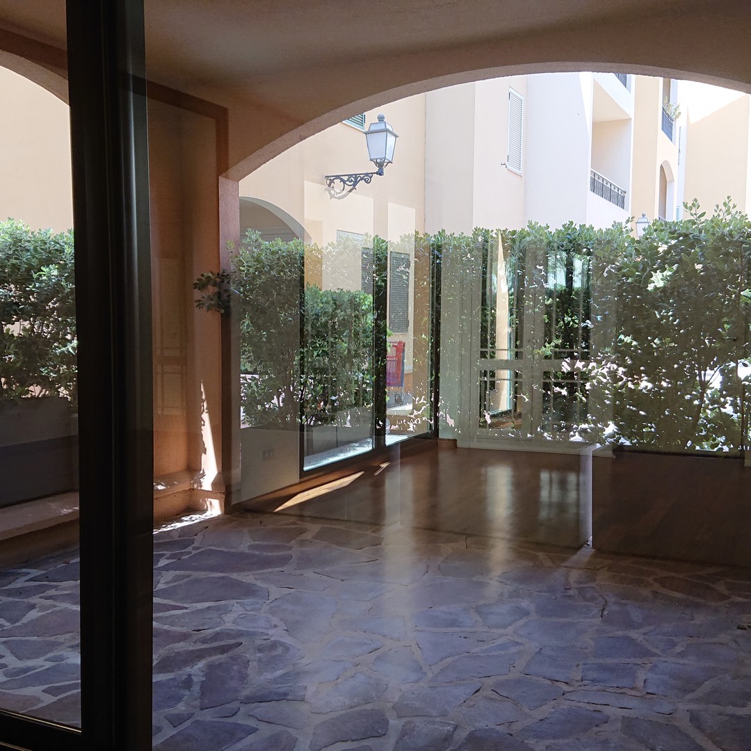 MONACO FONTVIEILLE DONATELLO 2  LOCALI 59 m² MISTO CANTINA