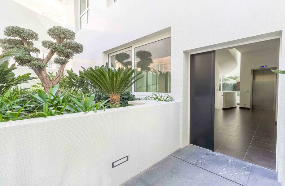 30.700€/M² - VILLA CONTEMPORAINE A USAGE DE BUREAUX