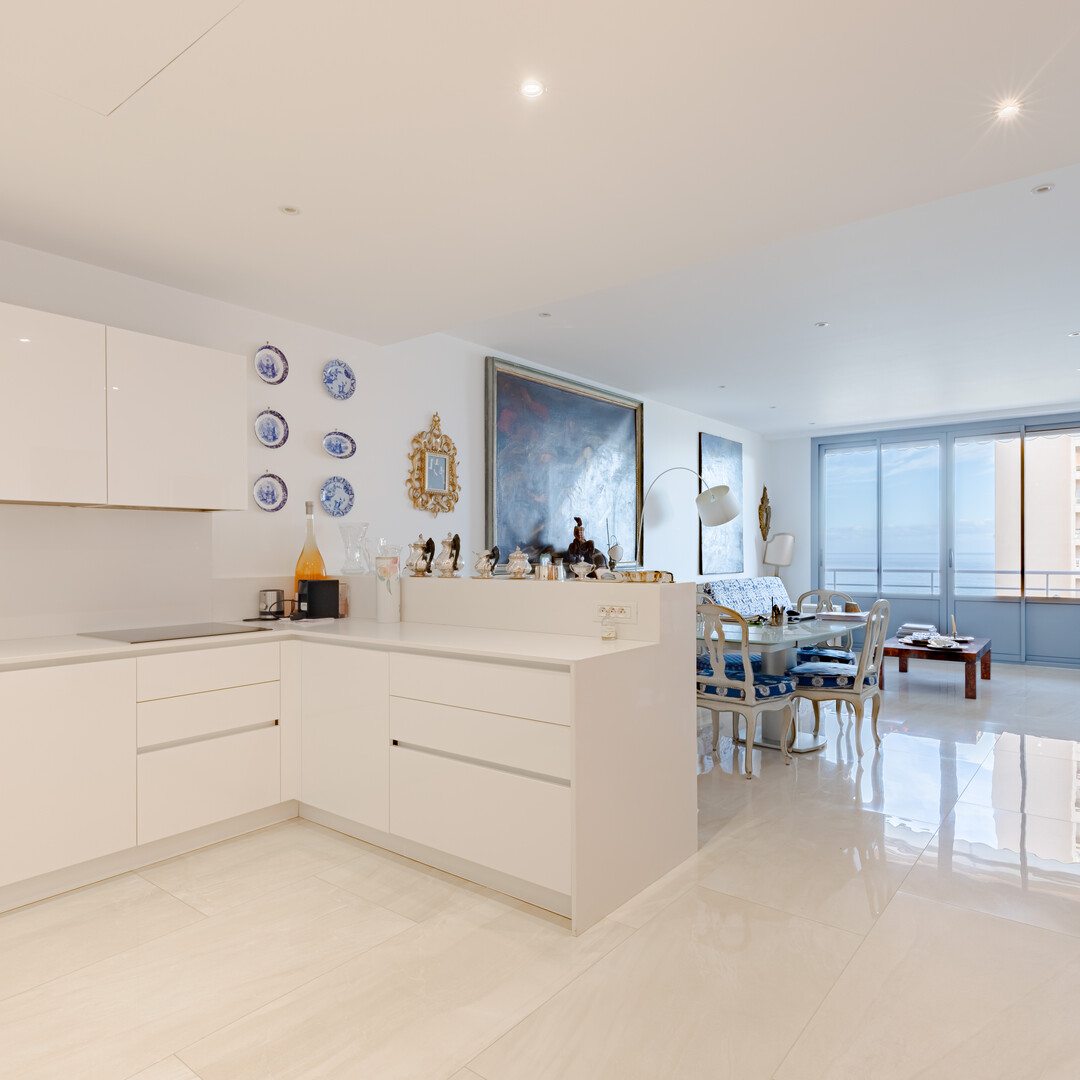3 CAMERE CENTRALI CON VISTA MARE