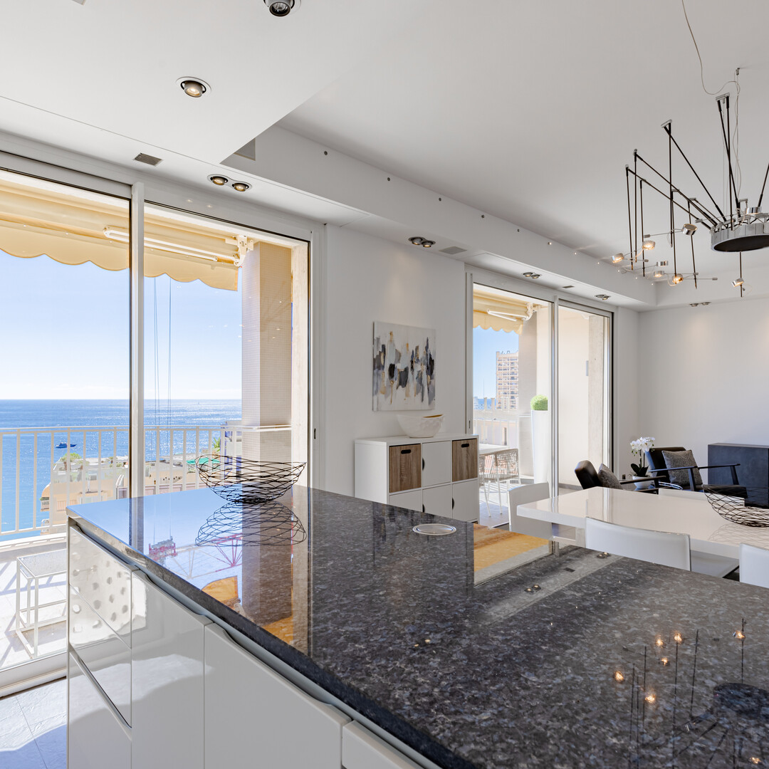 3 LOCALI RINNOVATI VISTA MARE