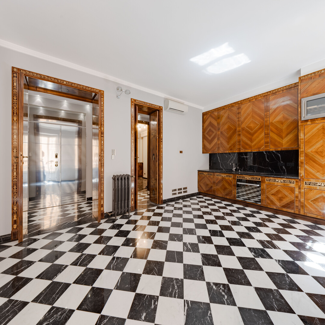 ELEGANTE APPARTAMENTO BORGHESE DI 3 LOCALI