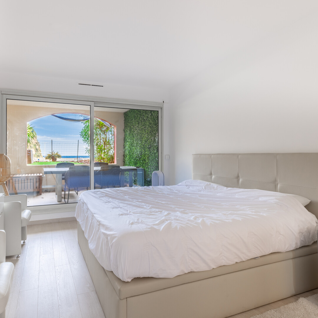 GRAZIOSO BILOCALE CON GIARDINO VISTA MARE