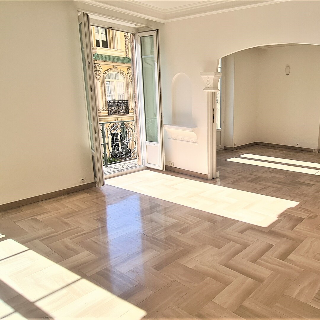 SPAZIOSO APPARTAMENTO BORGHESE CON 3 CAMERE DA LETTO