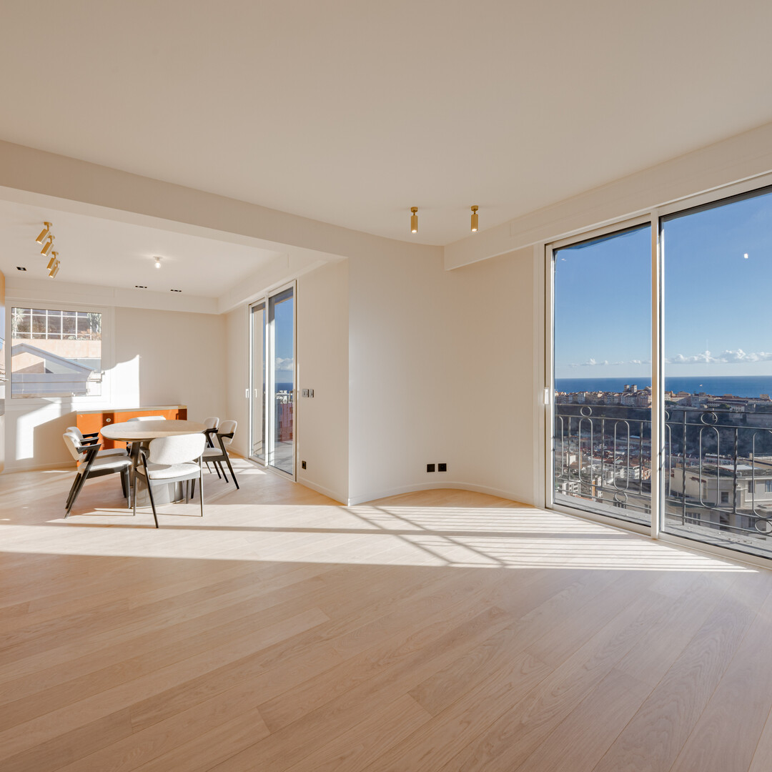 MAGNIFICO ATTICO RISTRUTTURATO CON VISTA SUL MARE - IL PALAZZO DI PRIMAVERA