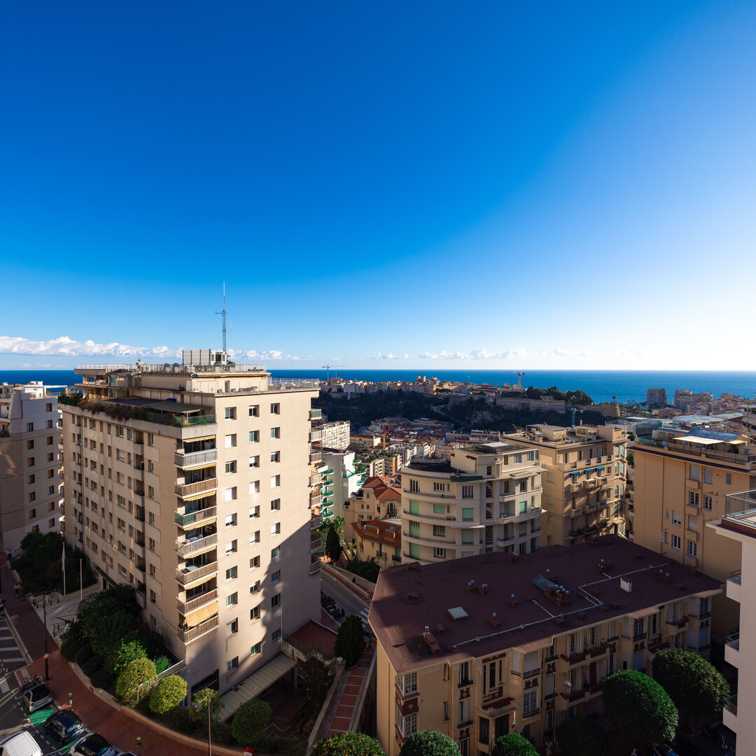 MAGNIFICO ATTICO RISTRUTTURATO CON VISTA SUL MARE - IL PALAZZO DI PRIMAVERA