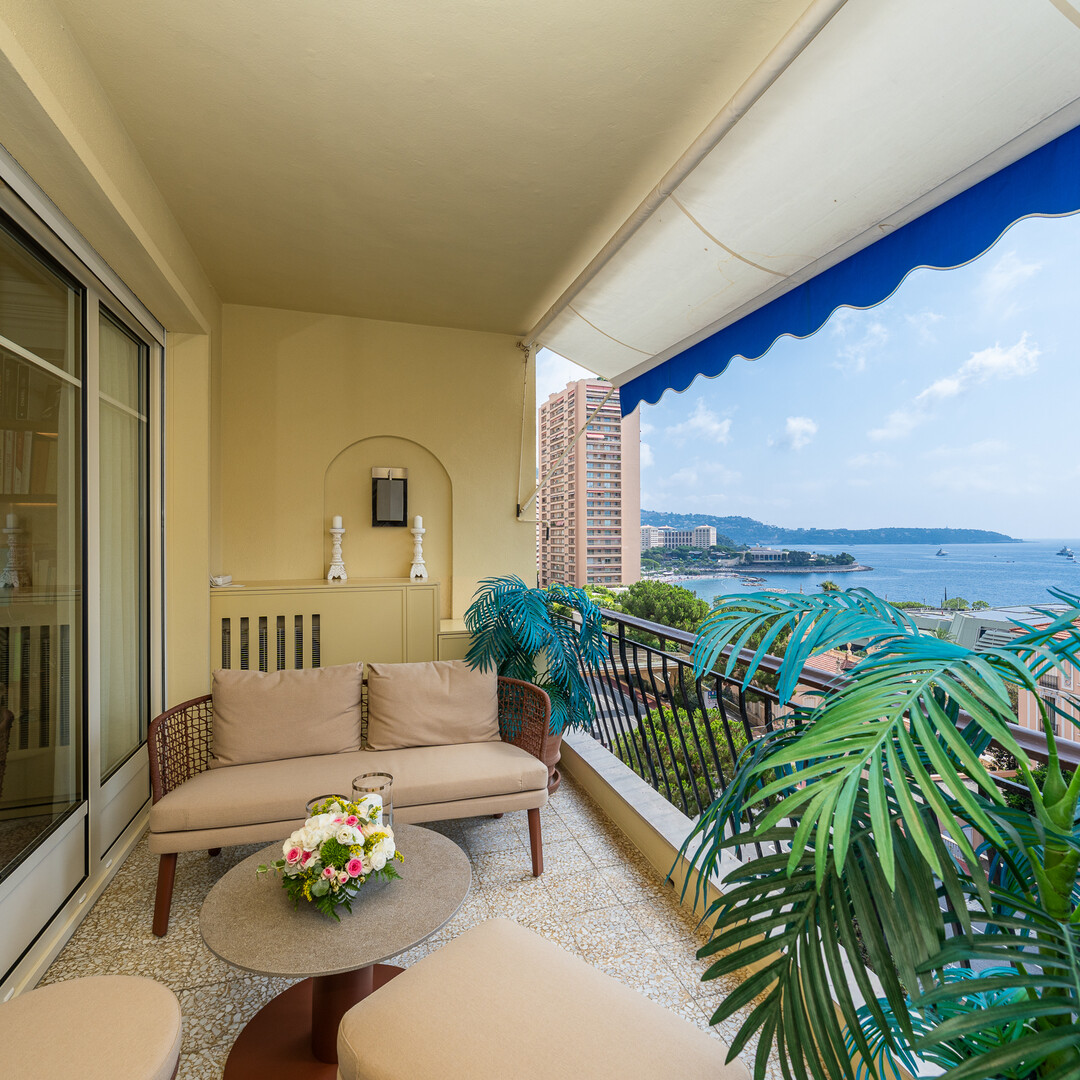 Appartamento lussuosamente ristrutturato con vista sul mare