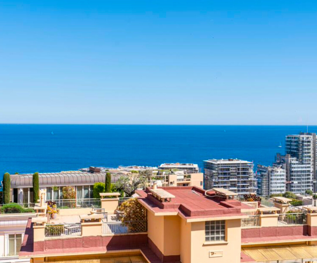 Appartamento ristrutturato con 2 camere da letto e vista mare