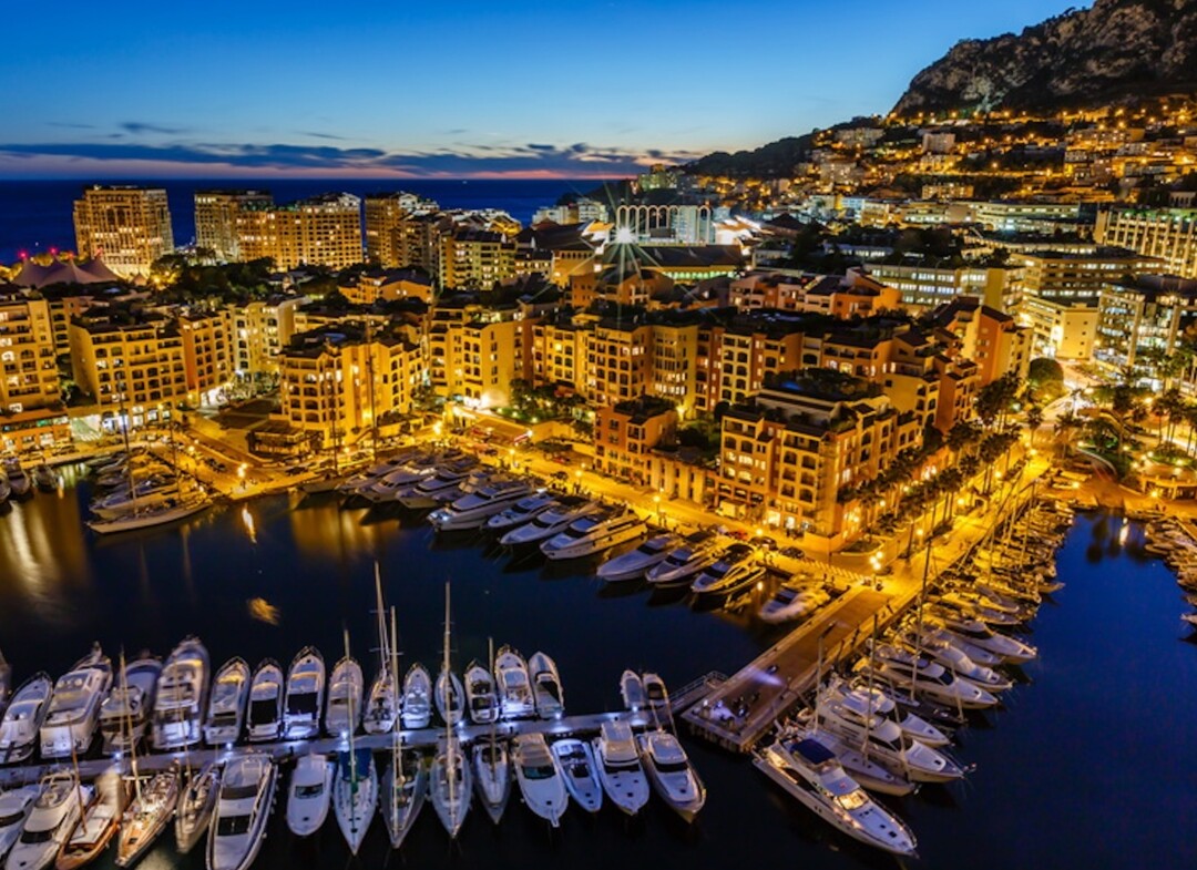 Commerciale locale con alta visibilità