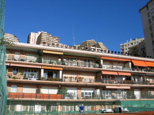 Sole Agent – High-end renovated luxury apartment with sea view